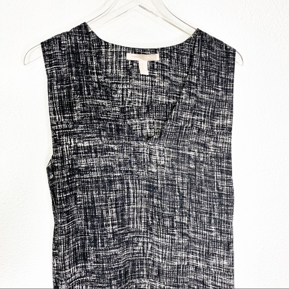 F21 V Neck Sleeveless Midi Dress - Picture 2 of 6